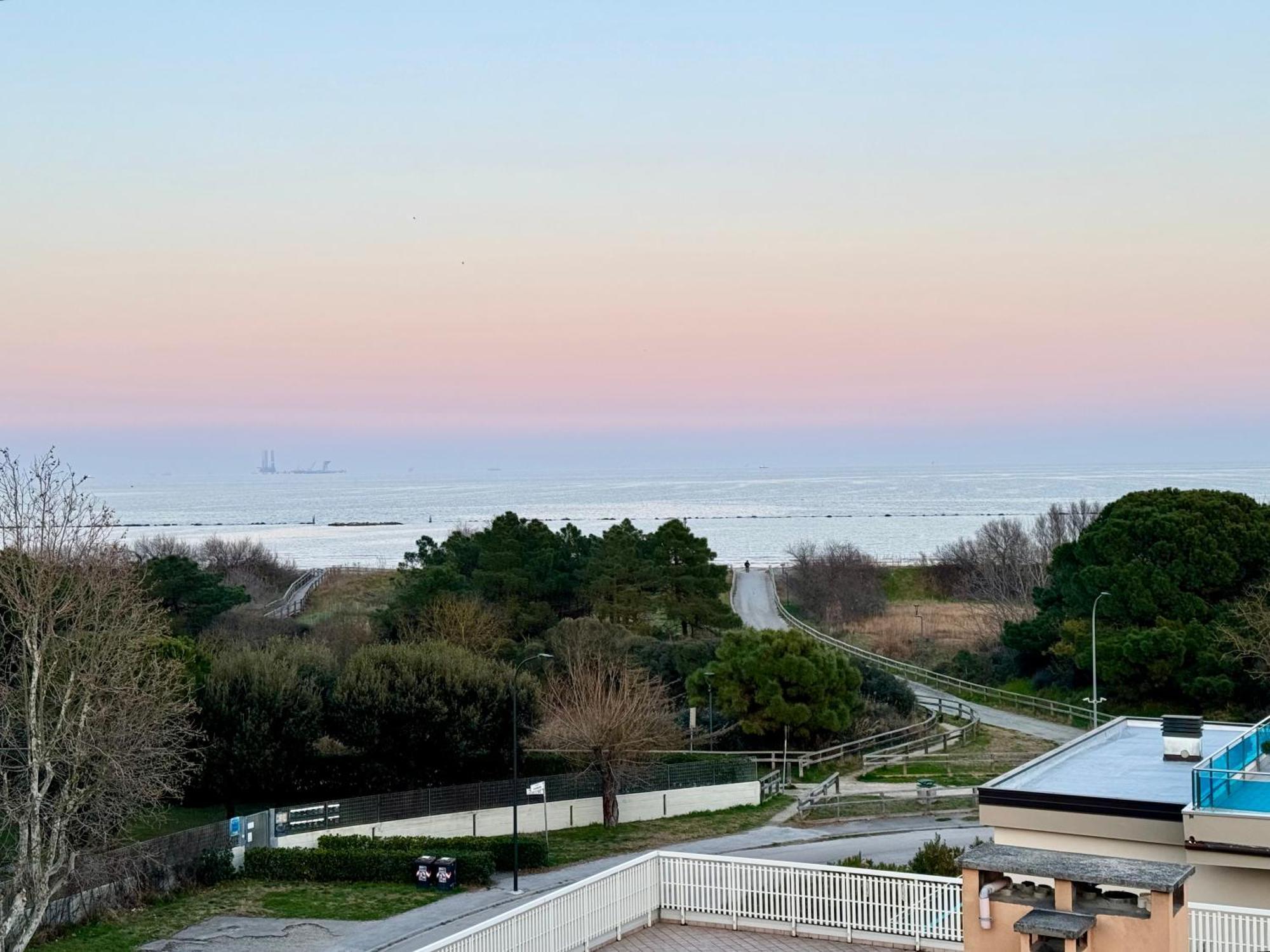 Apartmán 82, Attico Leonardo Lido Adriano Exteriér fotografie